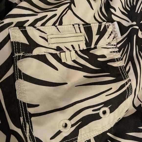 Tommy Bahama swim trunks - Picture 2 of 5